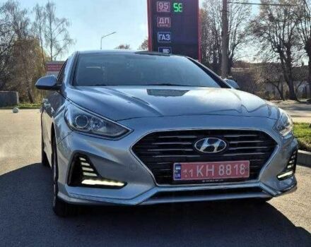 Серый Хендай Соната, объемом двигателя 2 л и пробегом 181 тыс. км за 14000 $, фото 1 на Automoto.ua