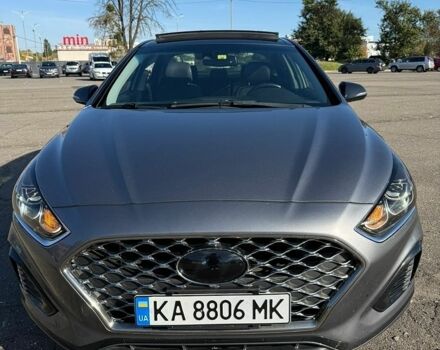 Серый Хендай Соната, объемом двигателя 2.4 л и пробегом 180 тыс. км за 13900 $, фото 1 на Automoto.ua
