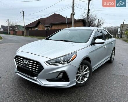 Сірий Хендай Соната, об'ємом двигуна 2.36 л та пробігом 83 тис. км за 10900 $, фото 1 на Automoto.ua