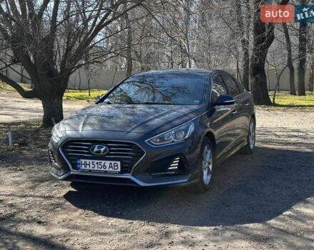 Серый Хендай Соната, объемом двигателя 2 л и пробегом 211 тыс. км за 15000 $, фото 1 на Automoto.ua