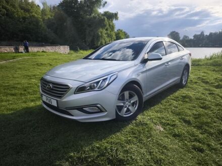 Хендай Соната 2019 у Києві на Automoto.ua Сірий Хендай Соната, об'ємом двигуна 2 л та пробігом 193 тис. км за 13000 $, фото 1 на Automoto.ua