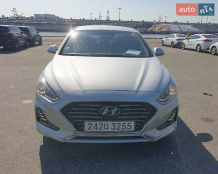 Сірий Хендай Соната, об'ємом двигуна 2 л та пробігом 235 тис. км за 8800 $, фото 1 на Automoto.ua