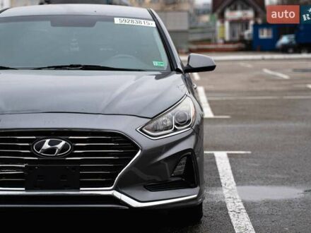 Серый Хендай Соната, объемом двигателя 2.4 л и пробегом 107 тыс. км за 12000 $, фото 1 на Automoto.ua