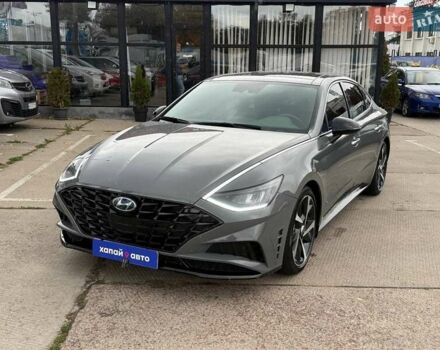 Сірий Хендай Соната, об'ємом двигуна 1.6 л та пробігом 41 тис. км за 21900 $, фото 1 на Automoto.ua