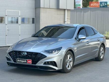 Хендай Соната 2020 в Одессе на Automoto.ua Серый Хендай Соната, объемом двигателя 2.5 л и пробегом 130 тыс. км за 20380 $, фото 1 на Automoto.ua