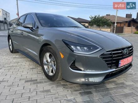 Сірий Хендай Соната, об'ємом двигуна 2.5 л та пробігом 144 тис. км за 15950 $, фото 1 на Automoto.ua