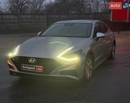 Серый Хендай Соната, объемом двигателя 2.5 л и пробегом 46 тыс. км за 19390 $, фото 1 на Automoto.ua