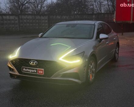 Серый Хендай Соната, объемом двигателя 2.5 л и пробегом 46 тыс. км за 19390 $, фото 1 на Automoto.ua