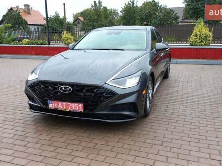 Серый Хендай Соната, объемом двигателя 2.5 л и пробегом 56 тыс. км за 18500 $, фото 1 на Automoto.ua