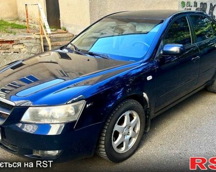 Синий Хендай Соната, объемом двигателя 2.4 л и пробегом 240 тыс. км за 3500 $, фото 1 на Automoto.ua