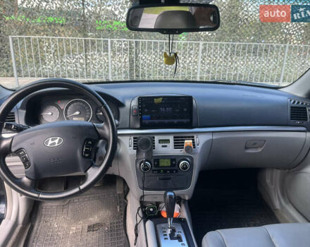 Синий Хендай Соната, объемом двигателя 2.36 л и пробегом 345 тыс. км за 5999 $, фото 12 на Automoto.ua