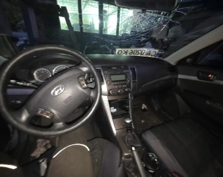 Синий Хендай Соната, объемом двигателя 2 л и пробегом 270 тыс. км за 2500 $, фото 6 на Automoto.ua