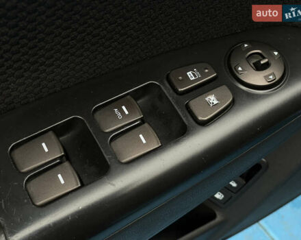 Синий Хендай Соната, объемом двигателя 2 л и пробегом 266 тыс. км за 6300 $, фото 21 на Automoto.ua