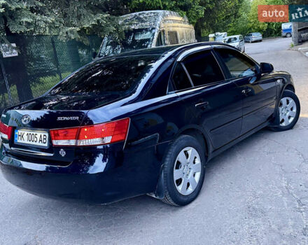 Синий Хендай Соната, объемом двигателя 2 л и пробегом 285 тыс. км за 5700 $, фото 4 на Automoto.ua