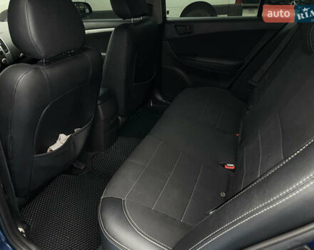 Синий Хендай Соната, объемом двигателя 2 л и пробегом 266 тыс. км за 6300 $, фото 7 на Automoto.ua