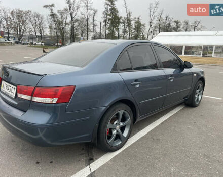 Синий Хендай Соната, объемом двигателя 2 л и пробегом 267 тыс. км за 4250 $, фото 5 на Automoto.ua