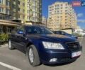 Синий Хендай Соната, объемом двигателя 2 л и пробегом 380 тыс. км за 5300 $, фото 1 на Automoto.ua