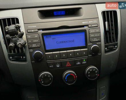 Синий Хендай Соната, объемом двигателя 2 л и пробегом 266 тыс. км за 6300 $, фото 12 на Automoto.ua