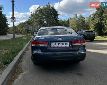 Синий Хендай Соната, объемом двигателя 2 л и пробегом 168 тыс. км за 8000 $, фото 2 на Automoto.ua