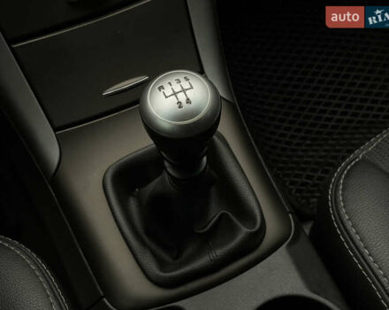 Синий Хендай Соната, объемом двигателя 2 л и пробегом 266 тыс. км за 6300 $, фото 11 на Automoto.ua