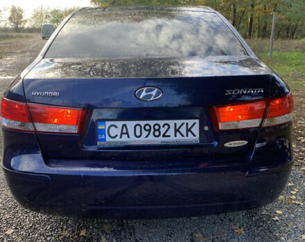 Синий Хендай Соната, объемом двигателя 2 л и пробегом 264 тыс. км за 5799 $, фото 5 на Automoto.ua