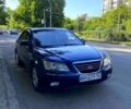 Синий Хендай Соната, объемом двигателя 2 л и пробегом 327 тыс. км за 6500 $, фото 1 на Automoto.ua
