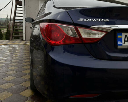 Синий Хендай Соната, объемом двигателя 2.4 л и пробегом 150 тыс. км за 9300 $, фото 2 на Automoto.ua