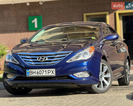 Синій Хендай Соната, об'ємом двигуна 2.36 л та пробігом 200 тис. км за 7500 $, фото 1 на Automoto.ua