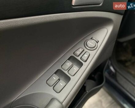 Синий Хендай Соната, объемом двигателя 2.36 л и пробегом 129 тыс. км за 8990 $, фото 16 на Automoto.ua