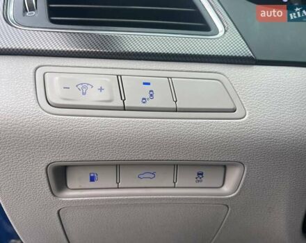 Хендай Соната 2014 у Києві на Automoto.ua Синій Хендай Соната, об'ємом двигуна 2.36 л та пробігом 176 тис. км за 15490 $, фото 12 на Automoto.ua