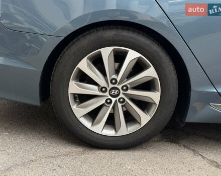 Синий Хендай Соната, объемом двигателя 2.36 л и пробегом 174 тыс. км за 12500 $, фото 18 на Automoto.ua