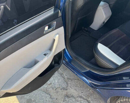 Синій Хендай Соната, об'ємом двигуна 2.36 л та пробігом 118 тис. км за 10500 $, фото 17 на Automoto.ua