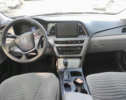 Синий Хендай Соната, объемом двигателя 2.4 л и пробегом 256 тыс. км за 7973 $, фото 4 на Automoto.ua