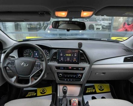 Синій Хендай Соната, об'ємом двигуна 2.4 л та пробігом 127 тис. км за 10500 $, фото 9 на Automoto.ua