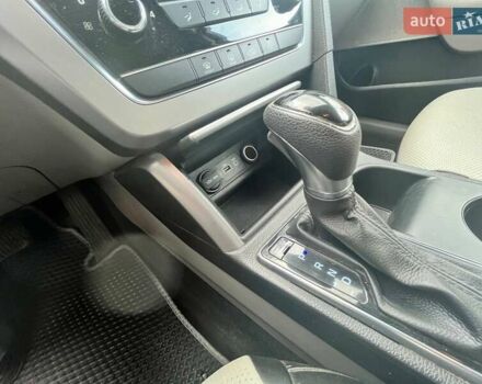 Синій Хендай Соната, об'ємом двигуна 2.4 л та пробігом 127 тис. км за 10500 $, фото 21 на Automoto.ua