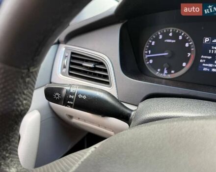 Синий Хендай Соната, объемом двигателя 2.36 л и пробегом 252 тыс. км за 9790 $, фото 13 на Automoto.ua