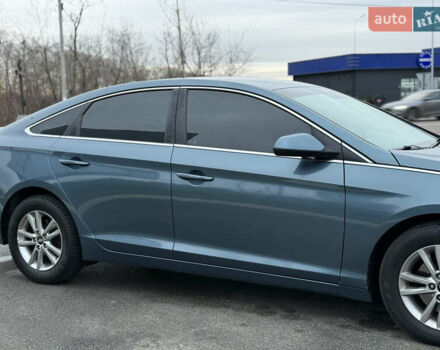 Синій Хендай Соната, об'ємом двигуна 2.36 л та пробігом 113 тис. км за 9900 $, фото 7 на Automoto.ua