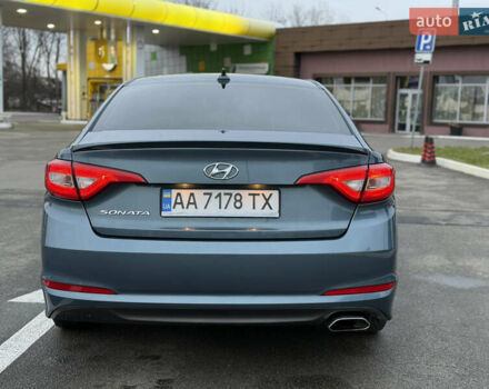 Синій Хендай Соната, об'ємом двигуна 2.36 л та пробігом 113 тис. км за 9900 $, фото 5 на Automoto.ua