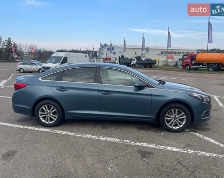 Синий Хендай Соната, объемом двигателя 2.36 л и пробегом 210 тыс. км за 9500 $, фото 4 на Automoto.ua