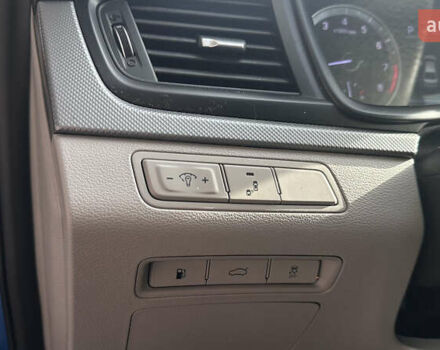 Хендай Соната 2017 в Киеве на Automoto.ua Синий Хендай Соната, объемом двигателя 2.36 л и пробегом 112 тыс. км за 11900 $, фото 10 на Automoto.ua