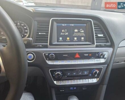 Хендай Соната 2017 в Киеве на Automoto.ua Синий Хендай Соната, объемом двигателя 2.36 л и пробегом 90 тыс. км за 11999 $, фото 27 на Automoto.ua