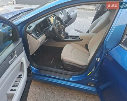 Хендай Соната 2017 в Киеве на Automoto.ua Синий Хендай Соната, объемом двигателя 2.36 л и пробегом 90 тыс. км за 11999 $, фото 18 на Automoto.ua