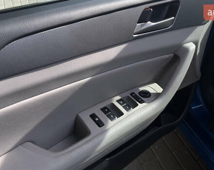 Хендай Соната 2017 в Киеве на Automoto.ua Синий Хендай Соната, объемом двигателя 2.36 л и пробегом 112 тыс. км за 11900 $, фото 9 на Automoto.ua