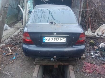 Синий Хендай Соната, объемом двигателя 2 л и пробегом 200 тыс. км за 1650 $, фото 1 на Automoto.ua