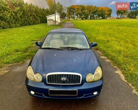Синий Хендай Соната, объемом двигателя 2 л и пробегом 384 тыс. км за 2900 $, фото 1 на Automoto.ua