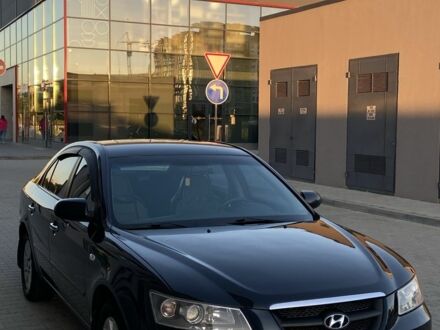Синий Хендай Соната, объемом двигателя 2 л и пробегом 210 тыс. км за 5000 $, фото 1 на Automoto.ua