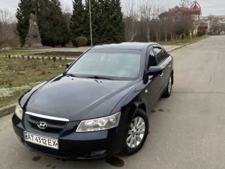 Хендай Соната 2007 в Калуше на Automoto.ua Синий Хендай Соната, объемом двигателя 2 л и пробегом 212 тыс. км за 5800 $, фото 1 на Automoto.ua