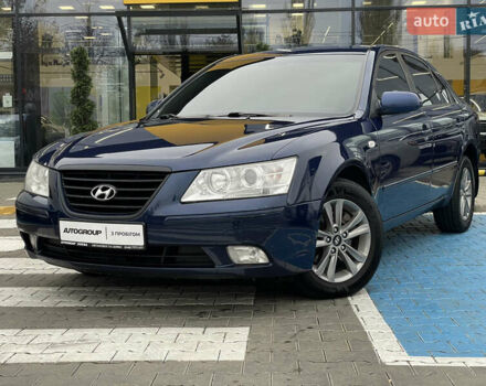 Синий Хендай Соната, объемом двигателя 2 л и пробегом 266 тыс. км за 6300 $, фото 1 на Automoto.ua
