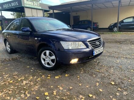 Синий Хендай Соната, объемом двигателя 2 л и пробегом 264 тыс. км за 6100 $, фото 1 на Automoto.ua