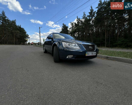 Синій Хендай Соната, об'ємом двигуна 2 л та пробігом 168 тис. км за 8000 $, фото 1 на Automoto.ua